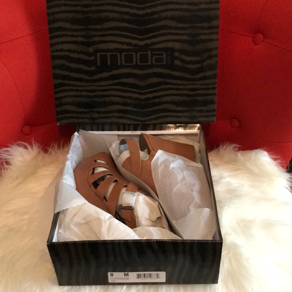 Moda Platform Wedges - Picture 5 of 5